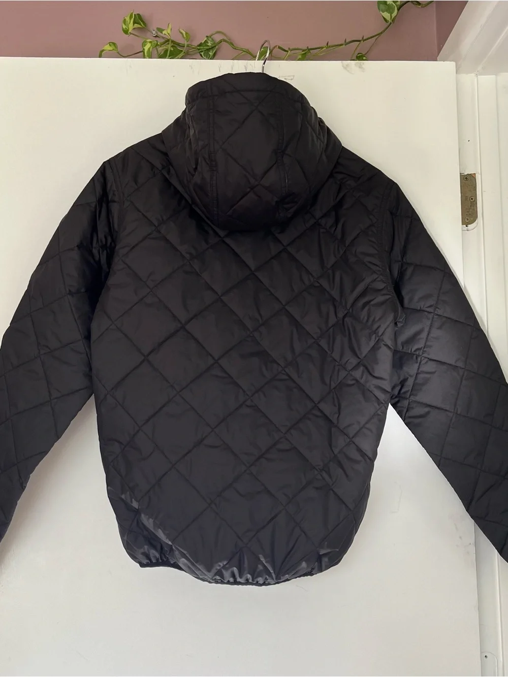 Patagonia Men's Diamond Quilted Bomber Hoody, Size S in Black